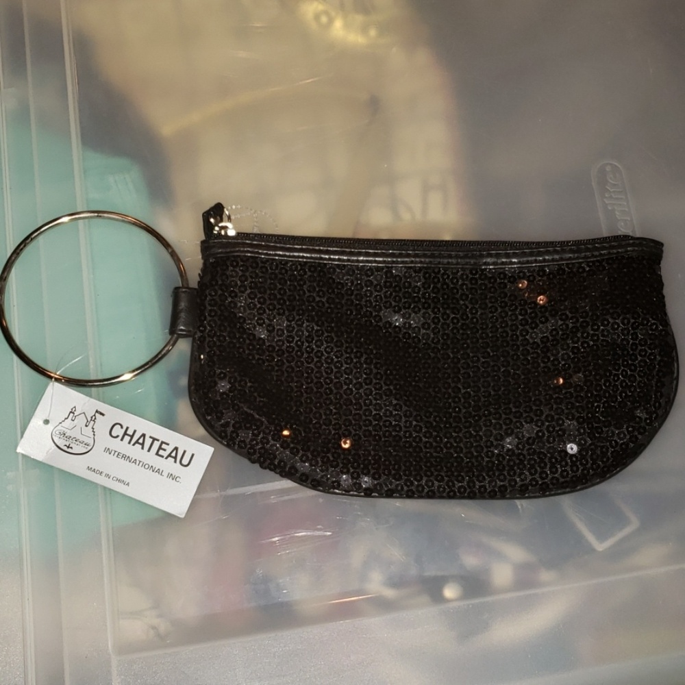 Black clutch
